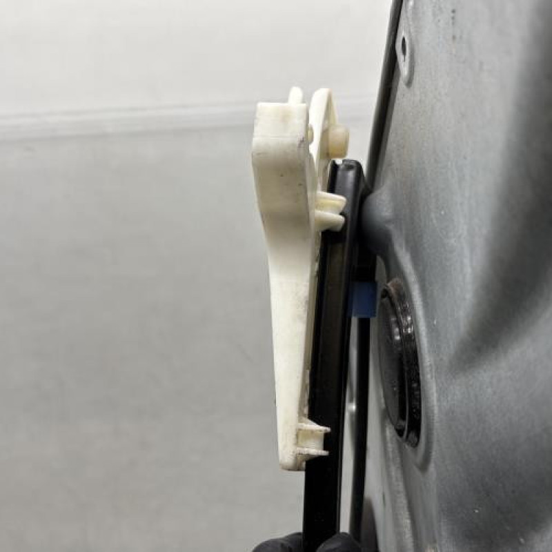 Leve vitre mecanique arriere gauche SEAT IBIZA 3 Photo n°4