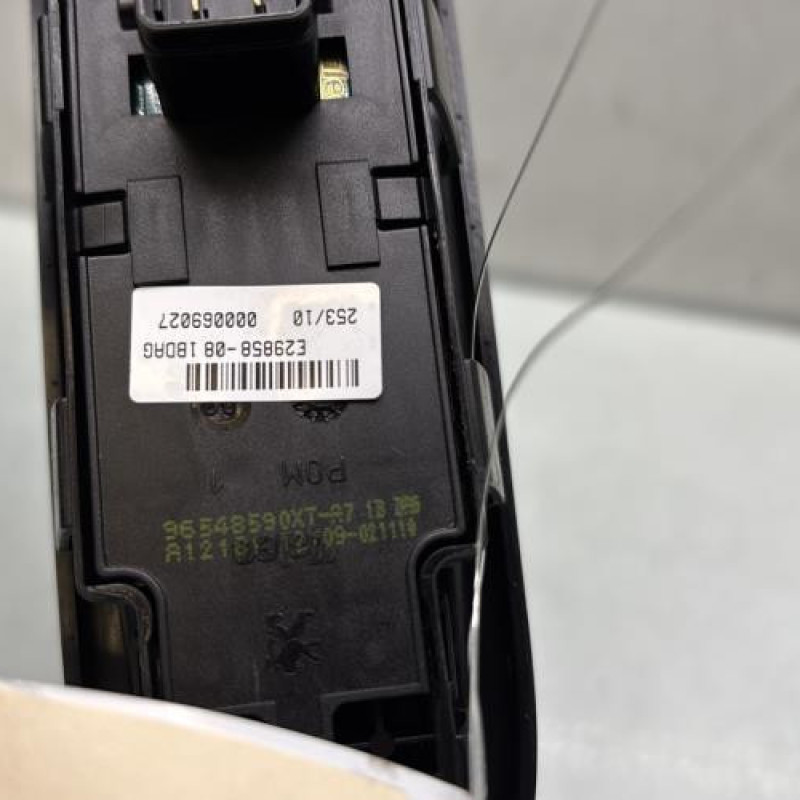 Interrupteur de leve vitre avant gauche PEUGEOT 207 Photo n°5