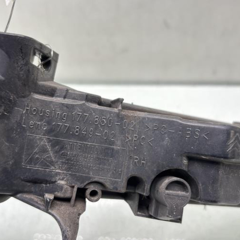 Feu diurne avant droit CITROEN C4 GRAND PICASSO 1 Photo n°4