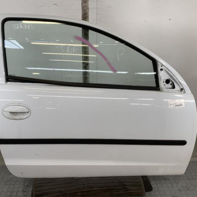 Porte avant droit OPEL CORSA C Photo n°1