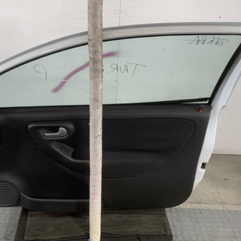Porte avant droit OPEL CORSA C Photo n°6