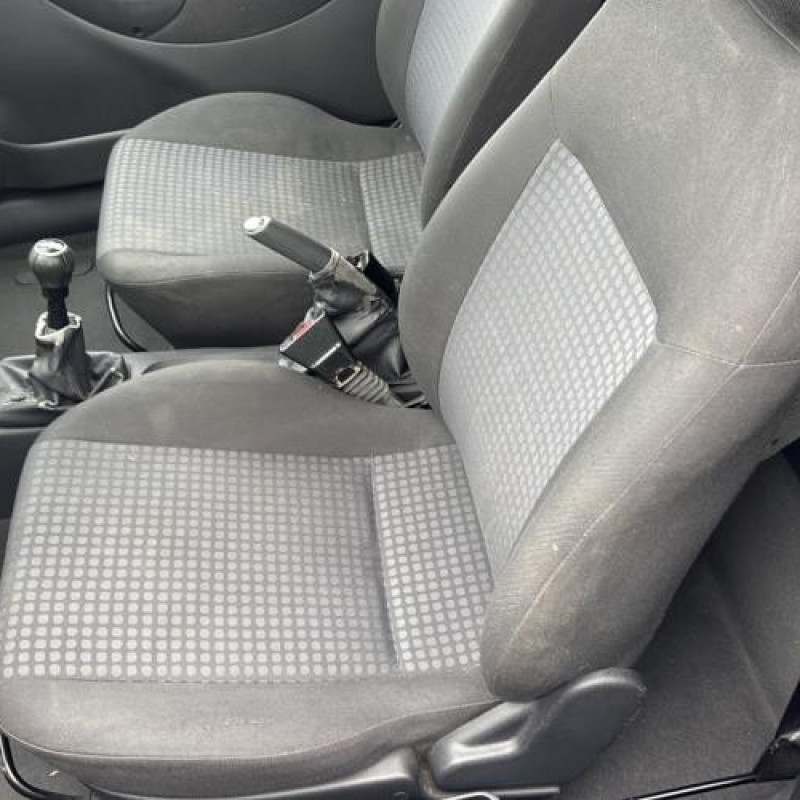 Porte avant droit OPEL CORSA C Photo n°18