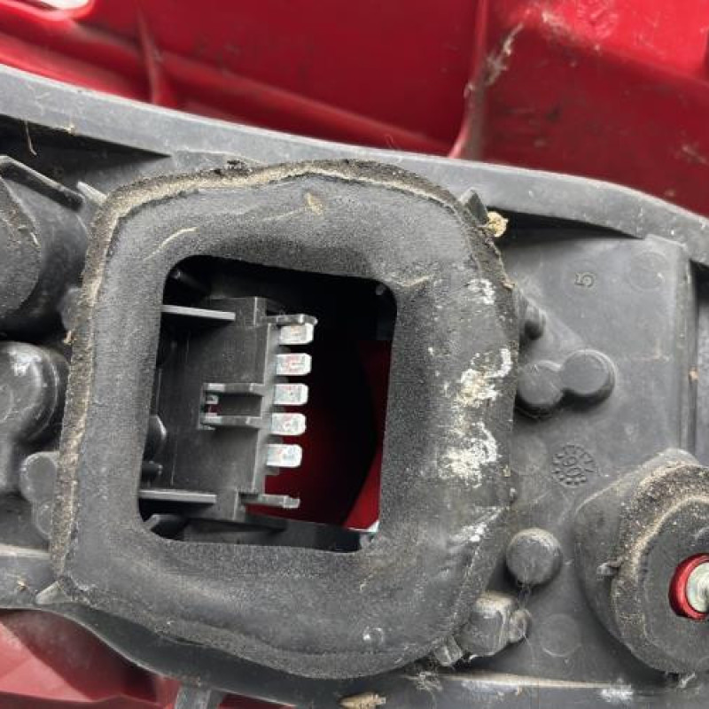 Feu arriere principal droit (feux) OPEL CORSA D Photo n°3