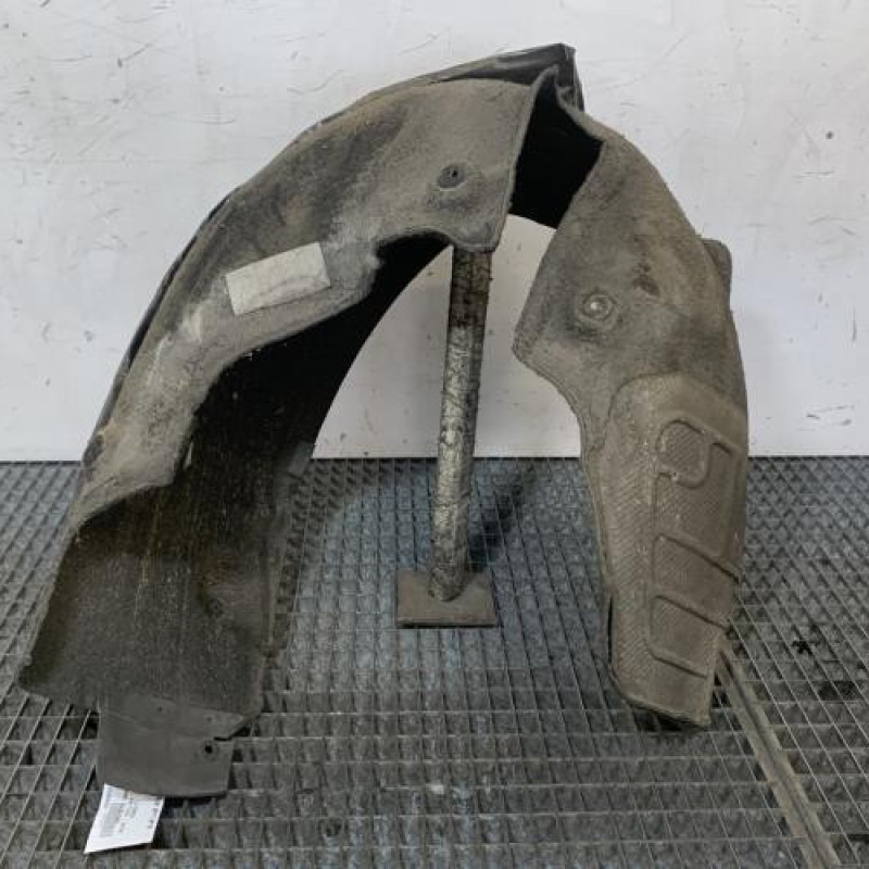 Pare boue arriere droit MERCEDES CLASSE C 204 Photo n°1