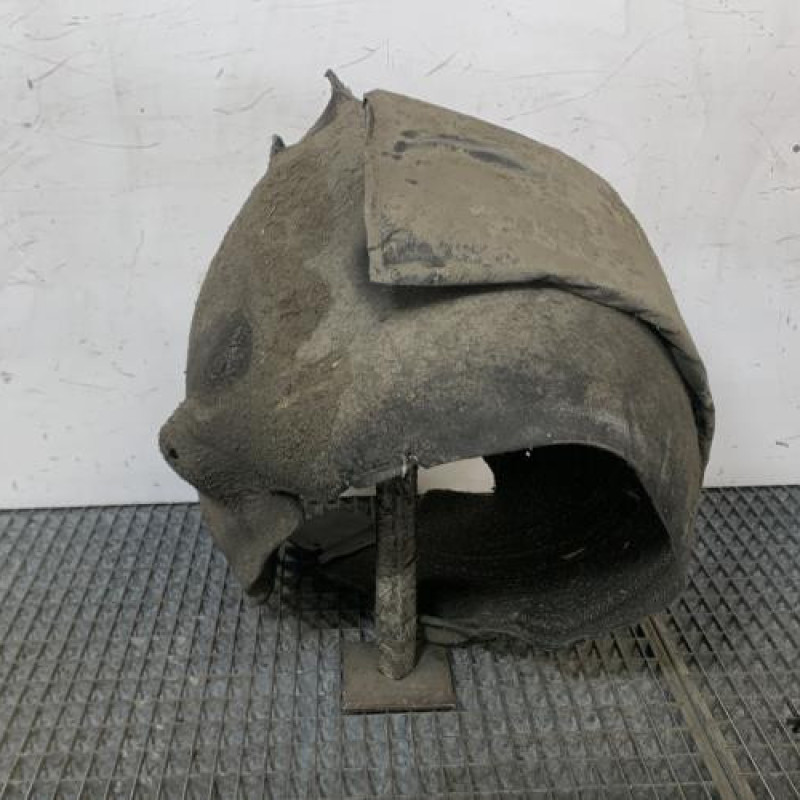 Pare boue arriere droit MERCEDES CLASSE C 204 Photo n°4