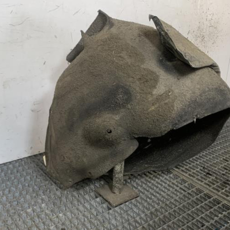 Pare boue arriere droit MERCEDES CLASSE C 204 Photo n°5