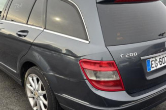 Pare boue arriere droit MERCEDES CLASSE C 204