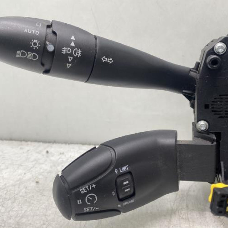 Com (Bloc Contacteur Tournant+Commodo Essuie Glace+Commodo Phare) PEUGEOT 207 Photo n°2