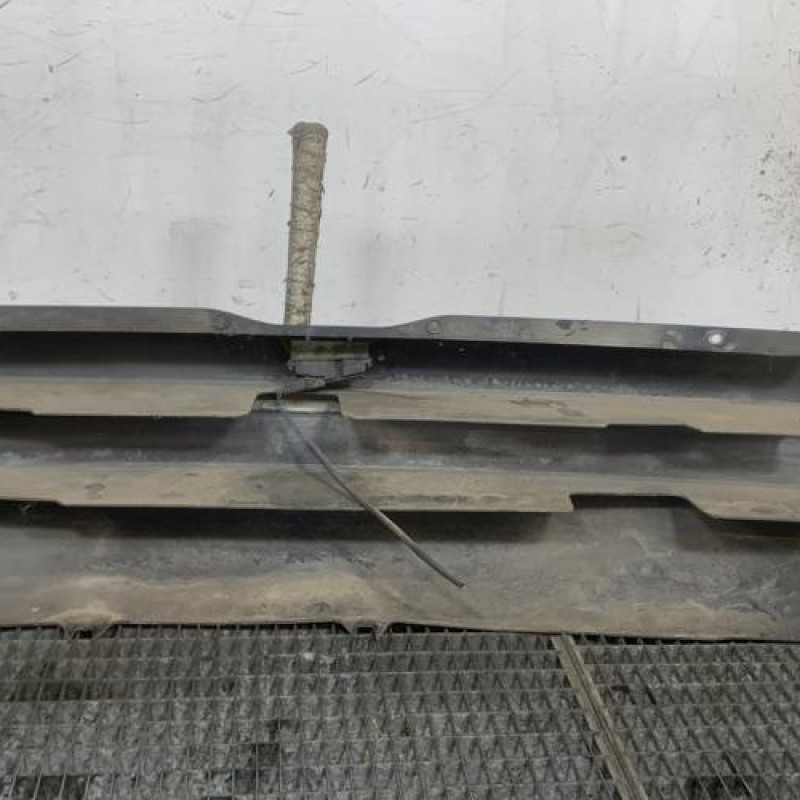 Pare choc arriere RENAULT TWINGO 1 Photo n°5