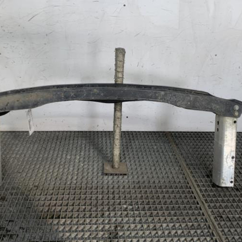 Renfort pare choc arriere (traverse) AUDI A4 3 Photo n°1