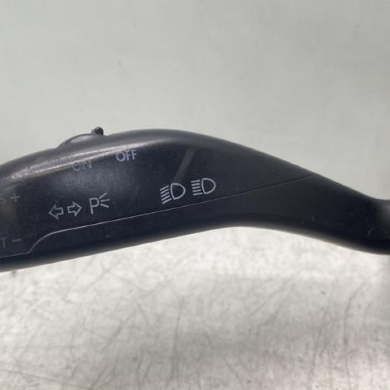 Com (Bloc Contacteur Tournant+Commodo Essuie Glace+Commodo Phare) VOLKSWAGEN POLO 4 Photo n°3