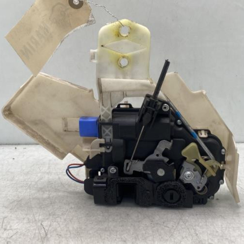 Serrure arriere droit VOLKSWAGEN POLO 4 Photo n°3