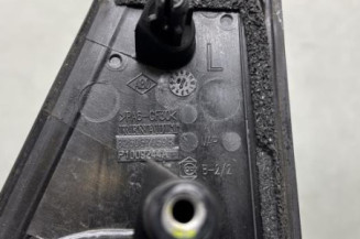 Poignee porte arriere droit RENAULT CLIO 4