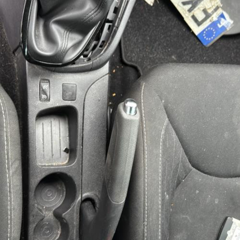 Actionneur verrou trappe d'essence RENAULT CLIO 4 Photo n°20