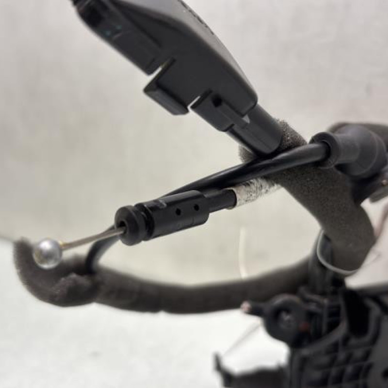 Serrure arriere droit RENAULT CLIO 4 Photo n°4