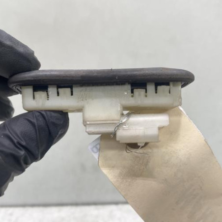 Bouton de coffre PEUGEOT 308 1