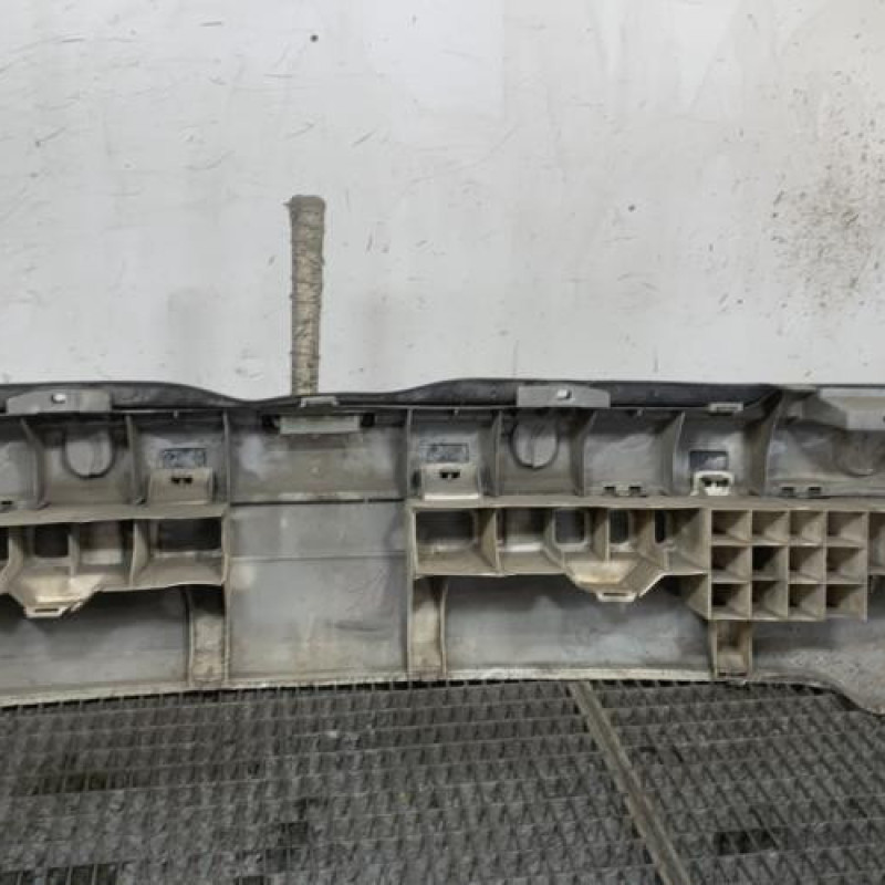 Pare choc arriere RENAULT CLIO 2 Photo n°5