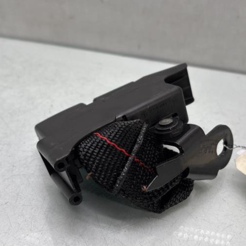 Attache ceinture arriere droit RENAULT CLIO 3 Photo n°2