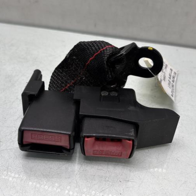 Attache ceinture arriere droit RENAULT CLIO 3 Photo n°3