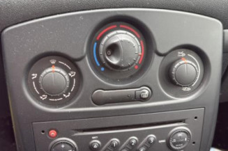 Attache ceinture arriere droit RENAULT CLIO 3