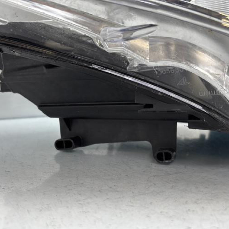 Optique avant principal droit (feux)(phare) RENAULT MEGANE 3 Photo n°4