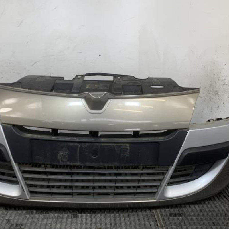Pare choc avant RENAULT MEGANE 3 Photo n°1