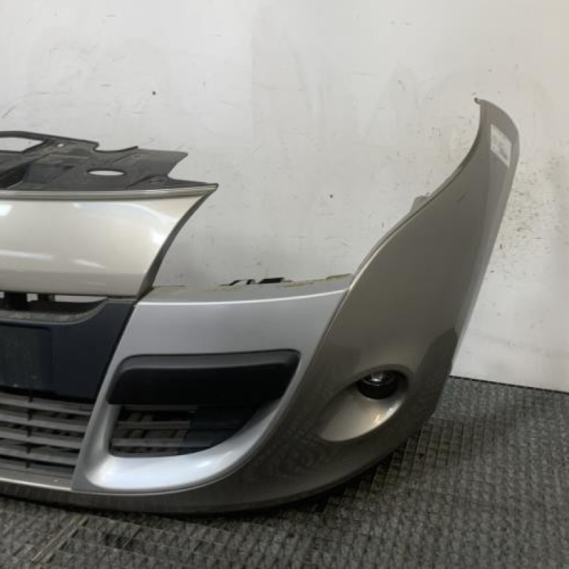 Pare choc avant RENAULT MEGANE 3 Photo n°3
