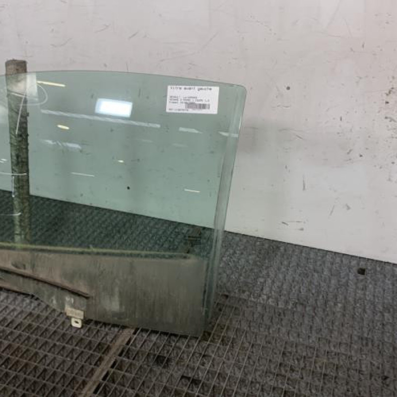 Vitre avant gauche RENAULT MEGANE 3 Photo n°3