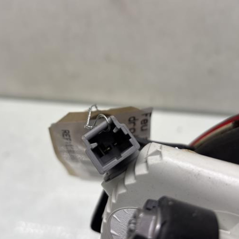 Feu arriere secondaire droit (feux) RENAULT TWINGO 2 Photo n°4