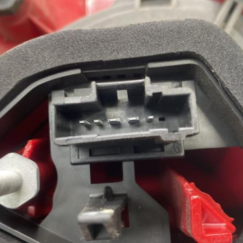 Feu arriere principal droit (feux) PEUGEOT 208 1 Photo n°3