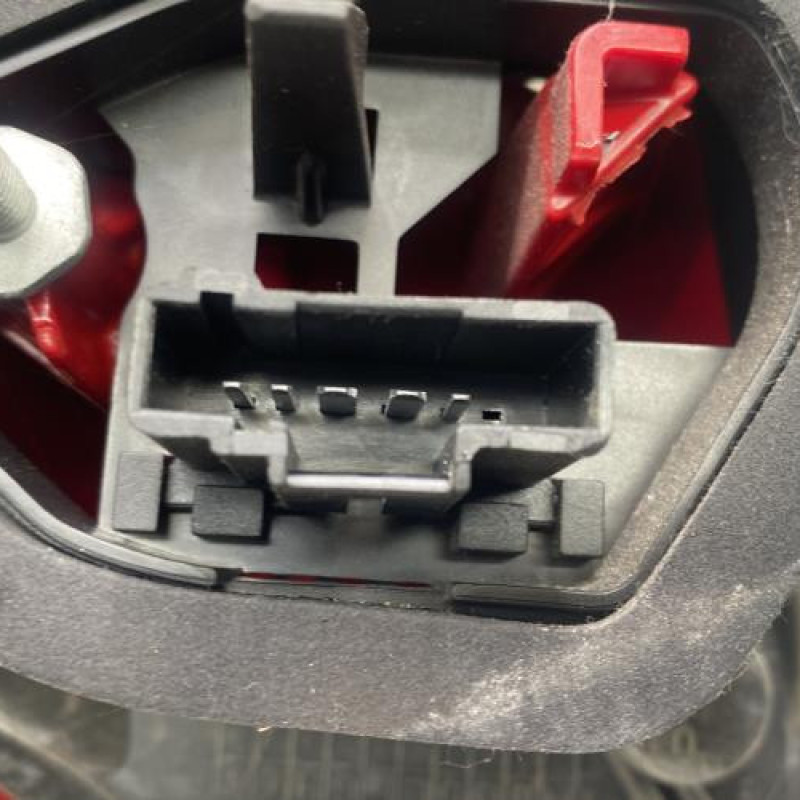 Feu arriere principal gauche (feux) PEUGEOT 208 1 Photo n°3