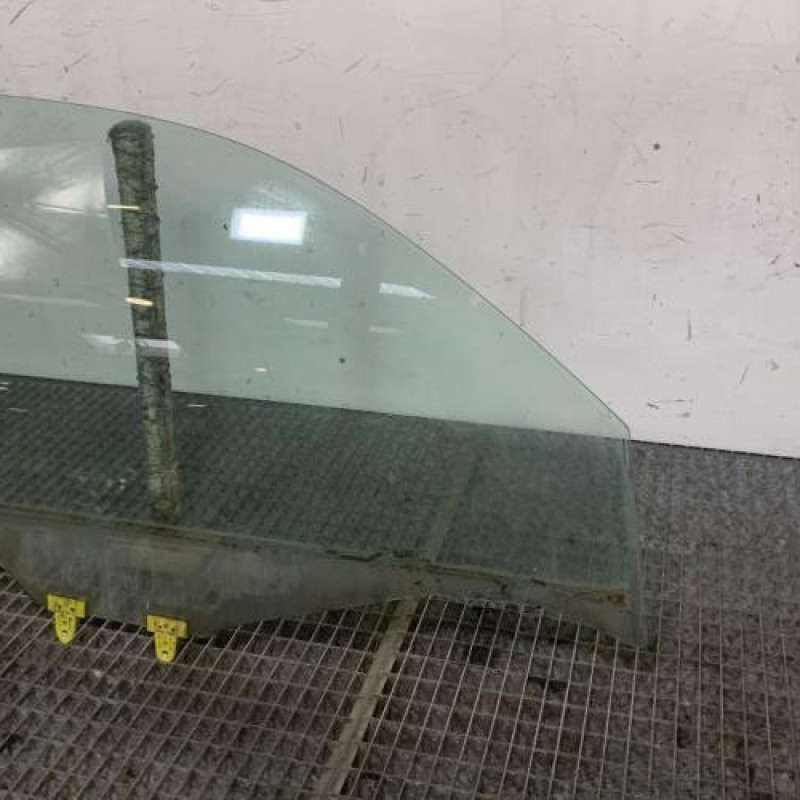 Vitre avant droit NISSAN MICRA 3 Photo n°3