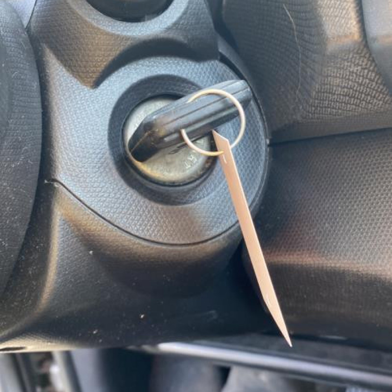 Vitre avant droit NISSAN MICRA 3 Photo n°10