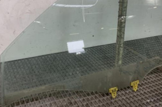 Vitre avant gauche NISSAN MICRA 3