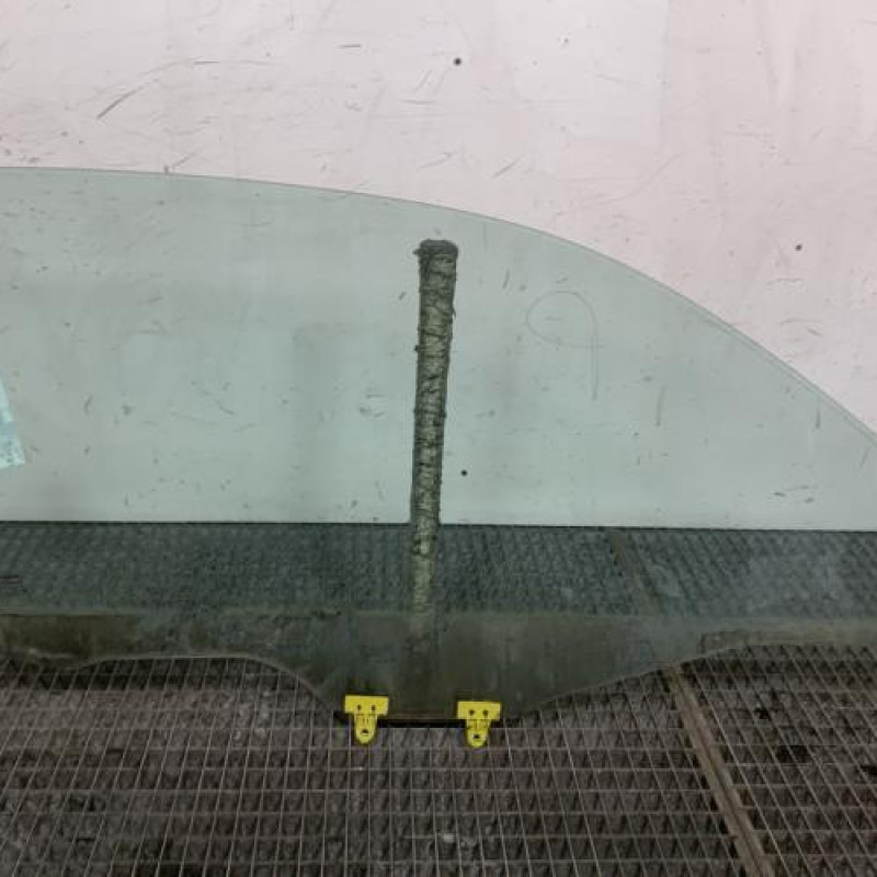 Vitre avant gauche NISSAN MICRA 3 Photo n°4