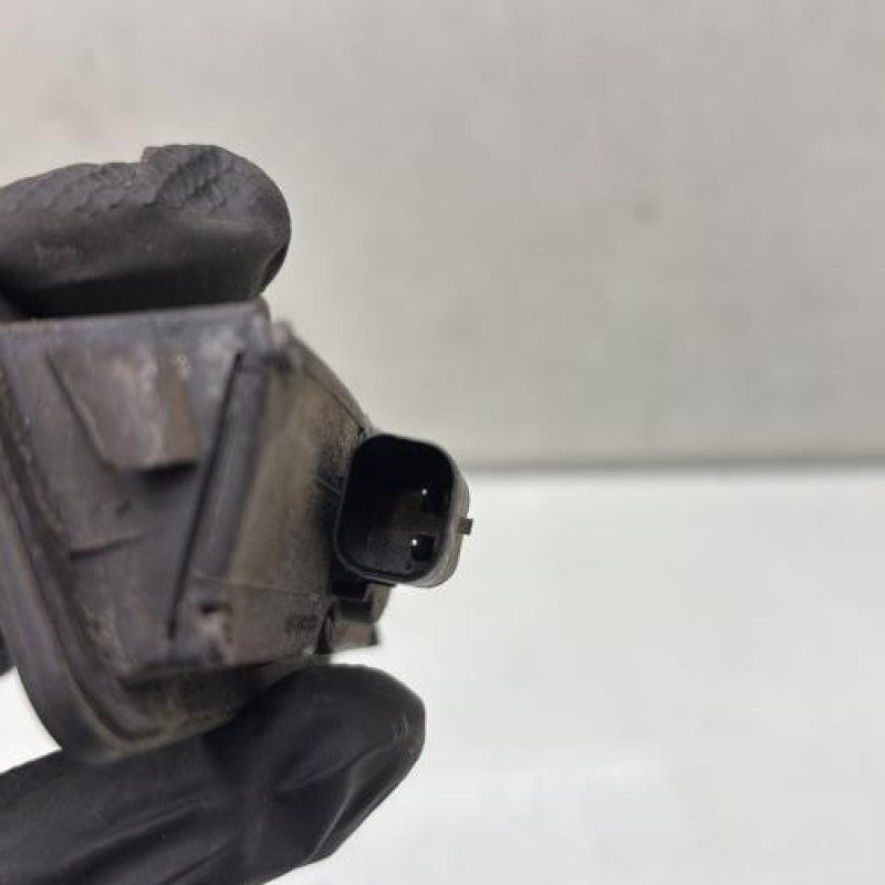 Bouton de coffre FORD KUGA 1 Photo n°3