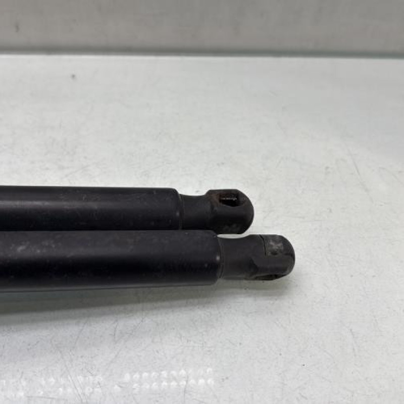 Verin de coffre FORD KUGA 1 Photo n°4