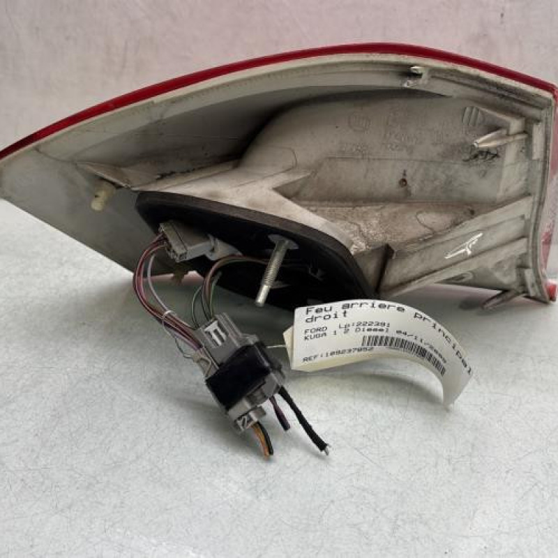 Feu arriere principal droit (feux) FORD KUGA 1 Photo n°2
