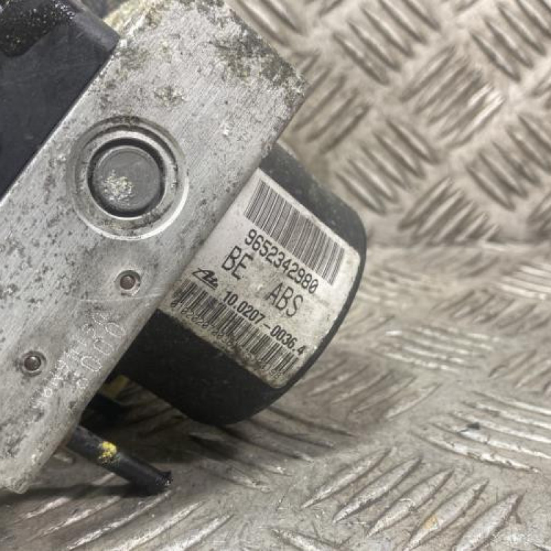 Bloc ABS (freins anti-blocage) PEUGEOT 206 Photo n°3