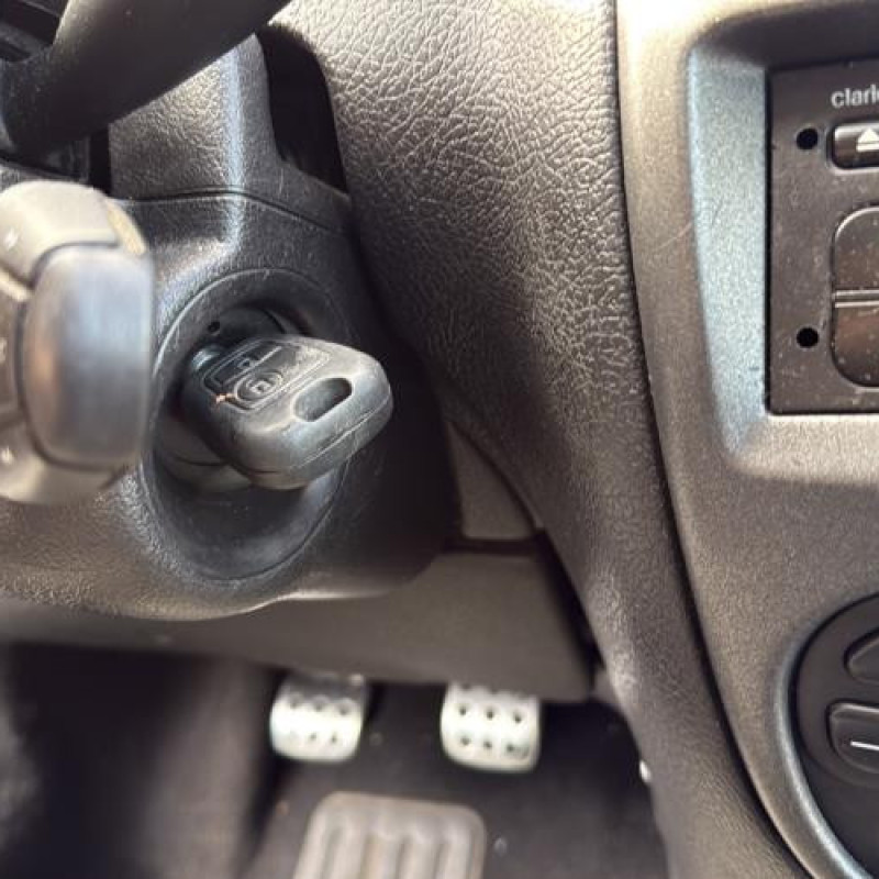 Bloc ABS (freins anti-blocage) PEUGEOT 206 Photo n°12