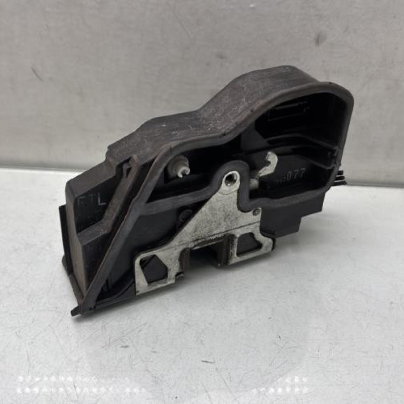 Serrure avant gauche BMW SERIE 1 E87 Photo n°3