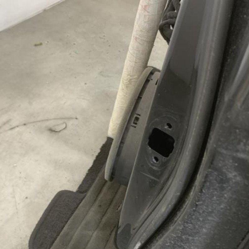 Porte avant gauche AUDI A4 3 Photo n°2