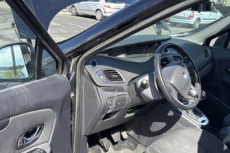 Pare boue arriere droit RENAULT GRAND SCENIC 3