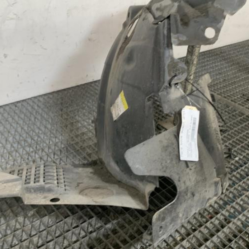 Pare boue avant droit RENAULT VEL SATIS Photo n°4