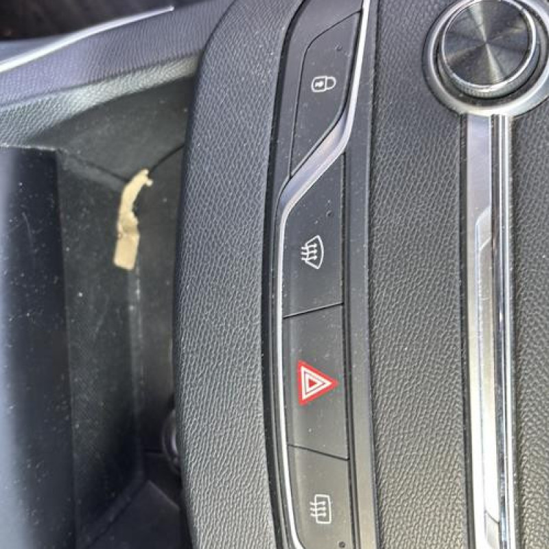 Pare boue arriere droit PEUGEOT 308 2 Photo n°12