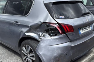 Pare boue arriere droit PEUGEOT 308 2