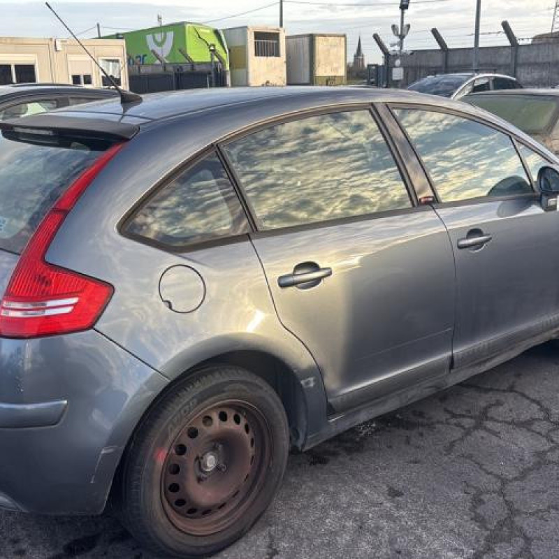 Pare boue avant droit CITROEN C4 1 Photo n°8