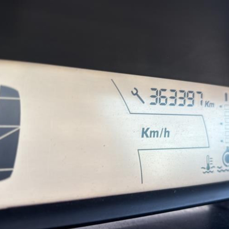 Pare boue avant droit CITROEN C4 1 Photo n°19