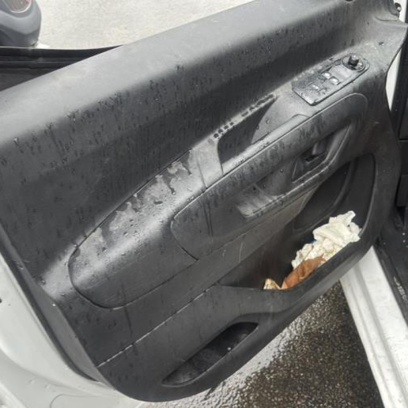 Pare boue arriere droit PEUGEOT PARTNER 3 Photo n°16