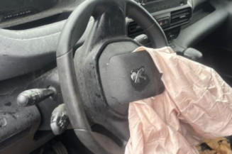 Pare boue arriere gauche PEUGEOT PARTNER 3